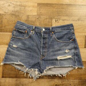 Levi’s 501 Cutoff Denim Shorts Women’s W31 Medium Wash Distressed Raw Hem